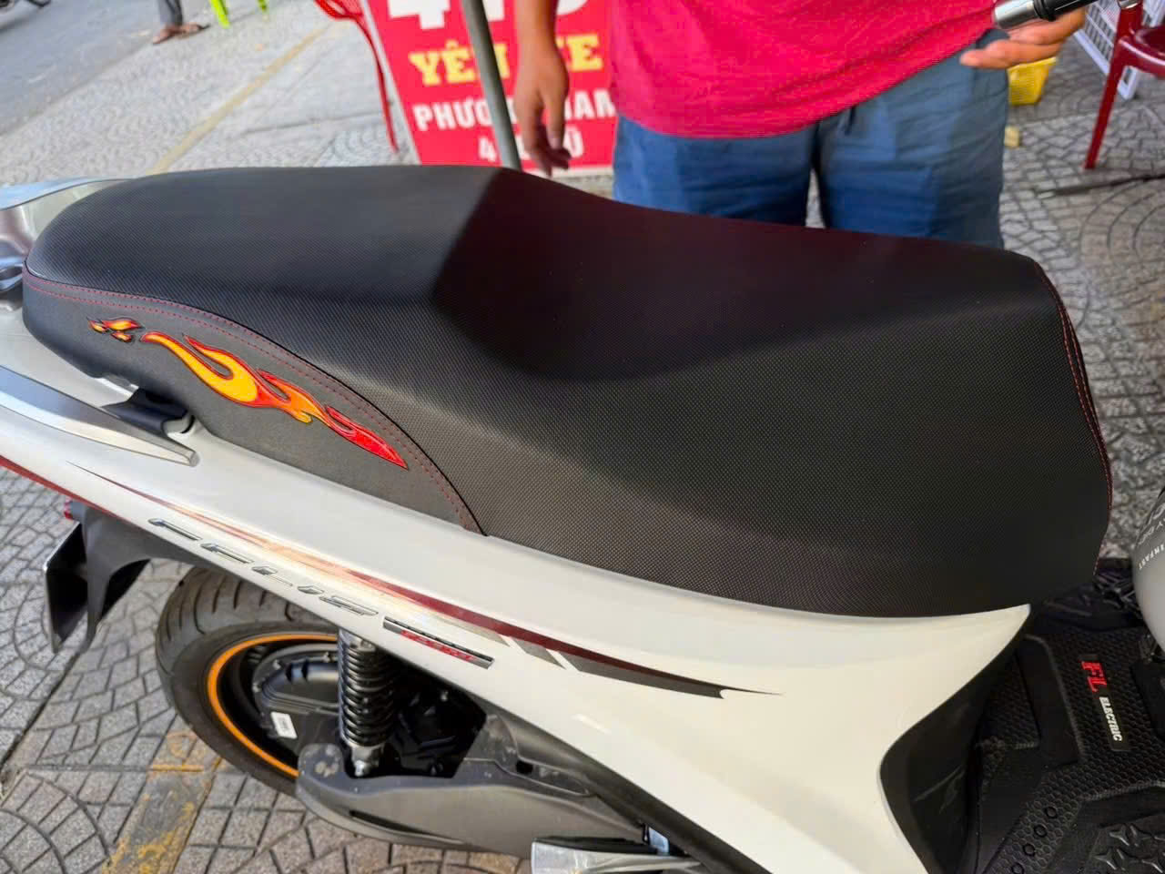 Y&Ecirc;N XE ĐIỆN FELIZ