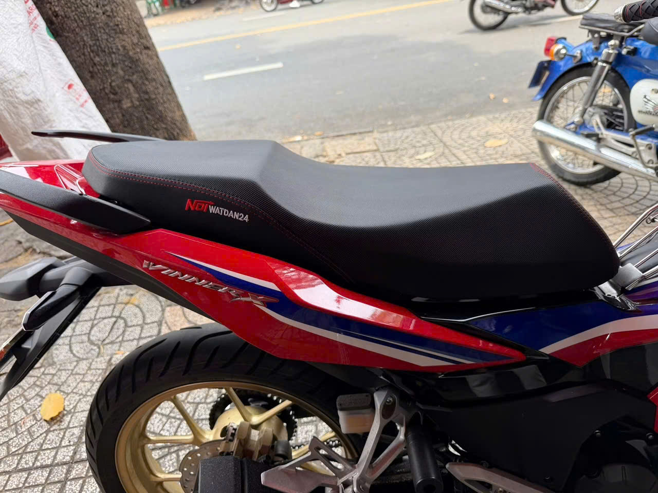 Y&Ecirc;N XE WINNER